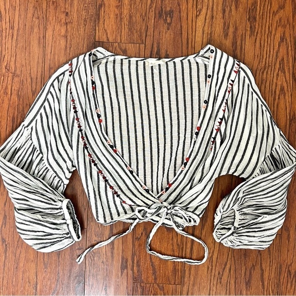 Altar’d State Cropped Stripe Wrapped Balloon Sleeve Embroidered Blouse Medium - Picture 13 of 16